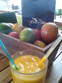 Mango-Avocado-Saft in der Bor@-Bar